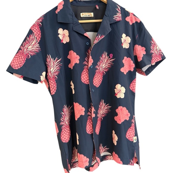 Sunset X Vine S Men's EUC/MINT condition Navy Shirt with Pink Pineapple Print - Picture 1 of 13